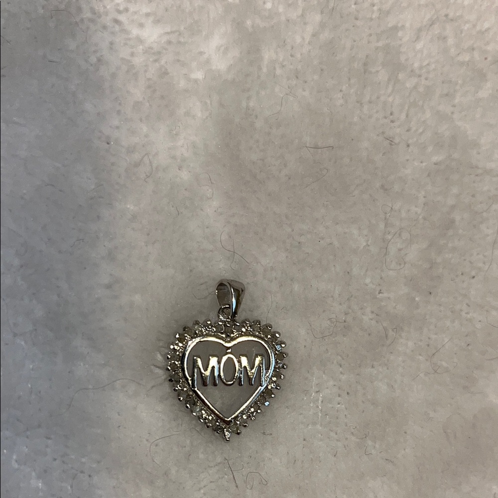 Silver 'MOM' Heart Pendant Necklace Charm